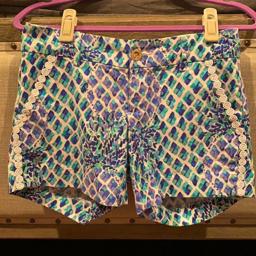 Lilly Pulitzer shorts. Size 2